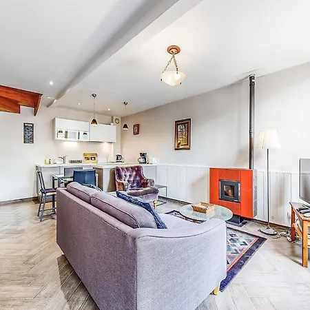 Apt B Semesterbostad